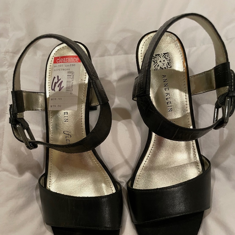 Anne Klein Black Leather Sandel NWT size 6.5M